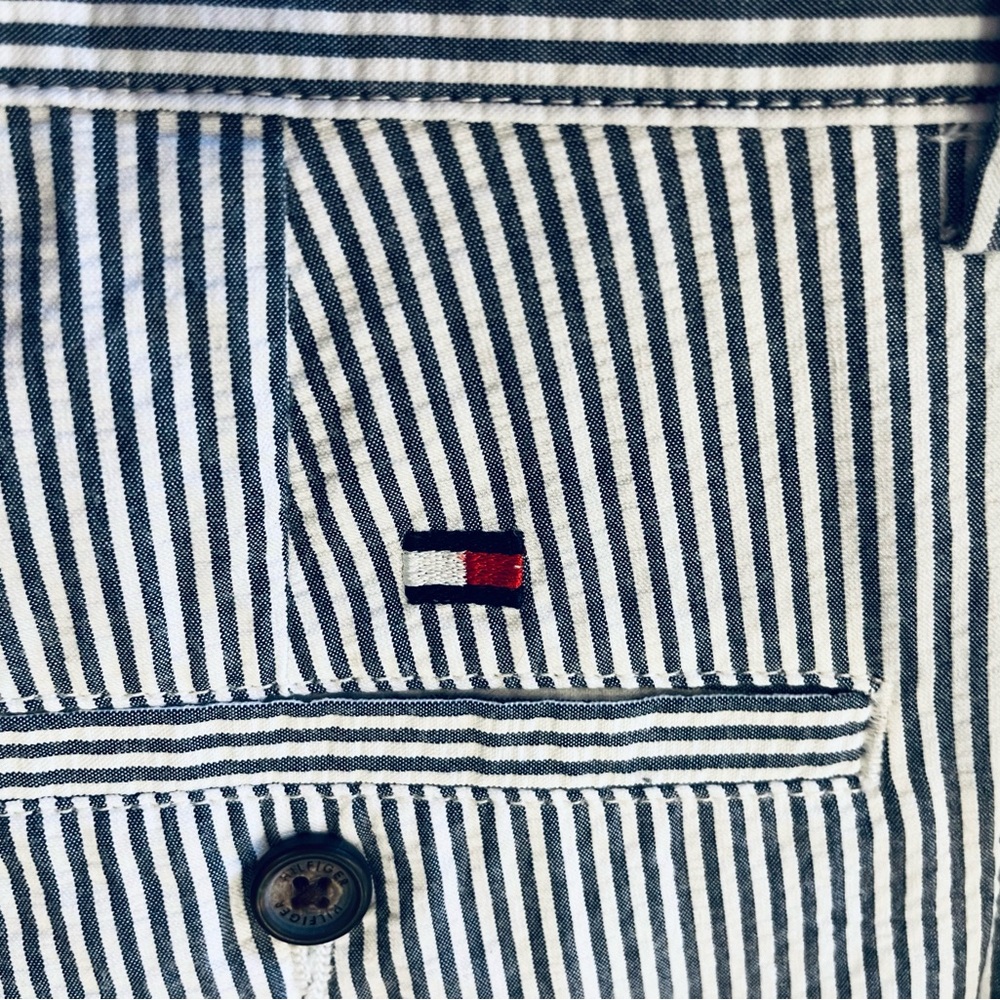Tommy Hilfiger Striped blue and white sear sucker long pants 34 /32. NWT